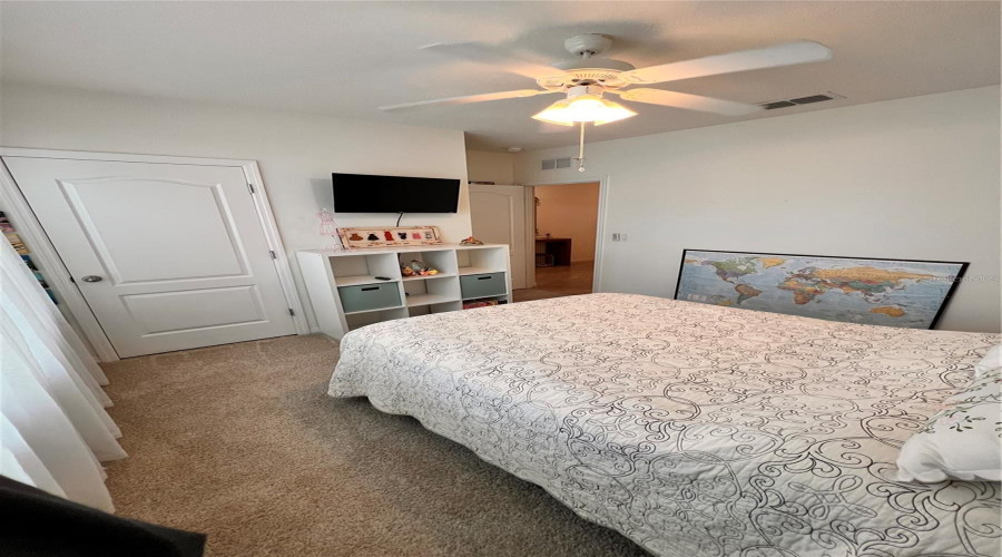 DAVENPORT, Florida 33897, 4 Bedrooms Bedrooms, ,2 BathroomsBathrooms,Residential,For Sale,IGUANA,0,MFRO6406726