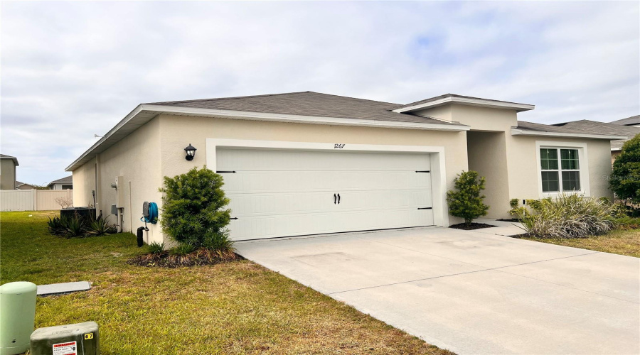 DAVENPORT, Florida 33897, 4 Bedrooms Bedrooms, ,2 BathroomsBathrooms,Residential,For Sale,IGUANA,0,MFRO6406726