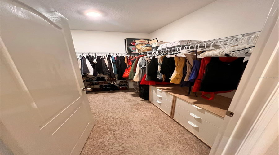 DAVENPORT, Florida 33897, 4 Bedrooms Bedrooms, ,2 BathroomsBathrooms,Residential,For Sale,IGUANA,0,MFRO6406726