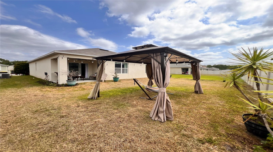 DAVENPORT, Florida 33897, 4 Bedrooms Bedrooms, ,2 BathroomsBathrooms,Residential,For Sale,IGUANA,0,MFRO6406726