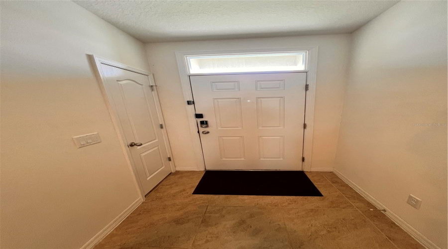 DAVENPORT, Florida 33897, 4 Bedrooms Bedrooms, ,2 BathroomsBathrooms,Residential,For Sale,IGUANA,0,MFRO6406726