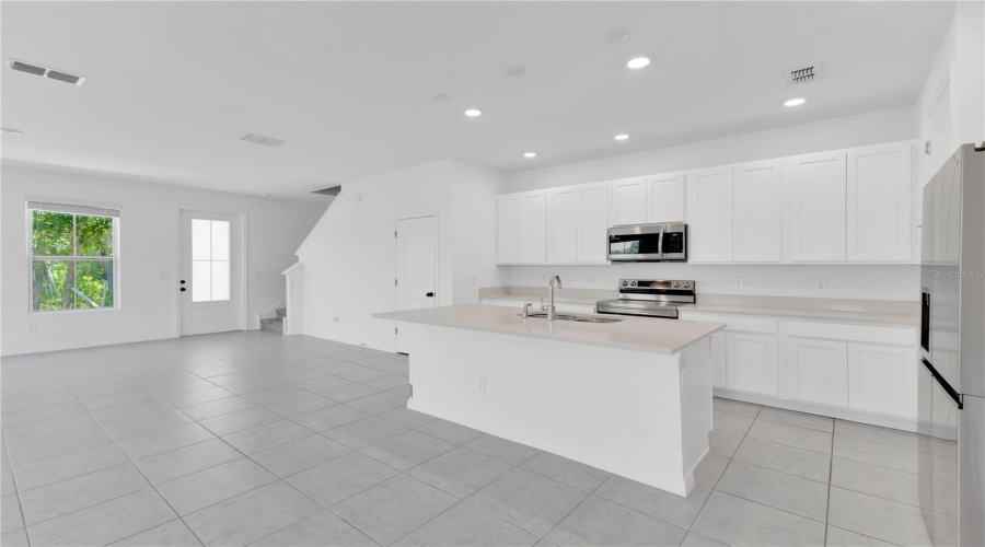DAVENPORT, Florida 33896, 3 Bedrooms Bedrooms, ,2 BathroomsBathrooms,Residential,For Sale,SANIBEL,0,MFRO6404283
