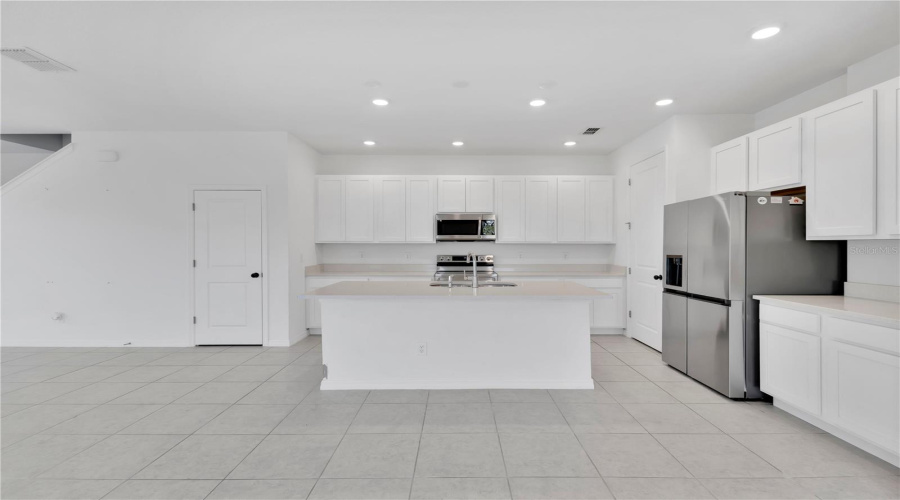 DAVENPORT, Florida 33896, 3 Bedrooms Bedrooms, ,2 BathroomsBathrooms,Residential,For Sale,SANIBEL,0,MFRO6404283