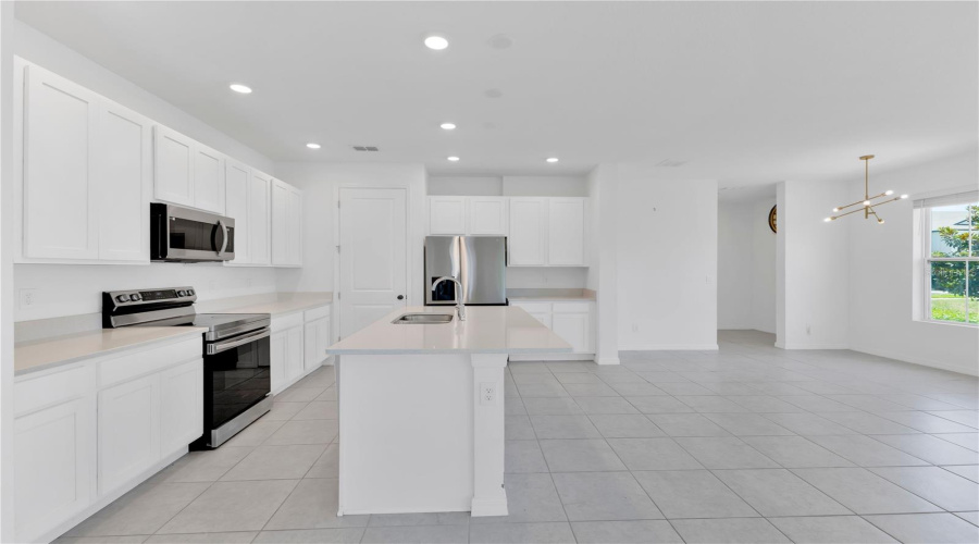 DAVENPORT, Florida 33896, 3 Bedrooms Bedrooms, ,2 BathroomsBathrooms,Residential,For Sale,SANIBEL,0,MFRO6404283