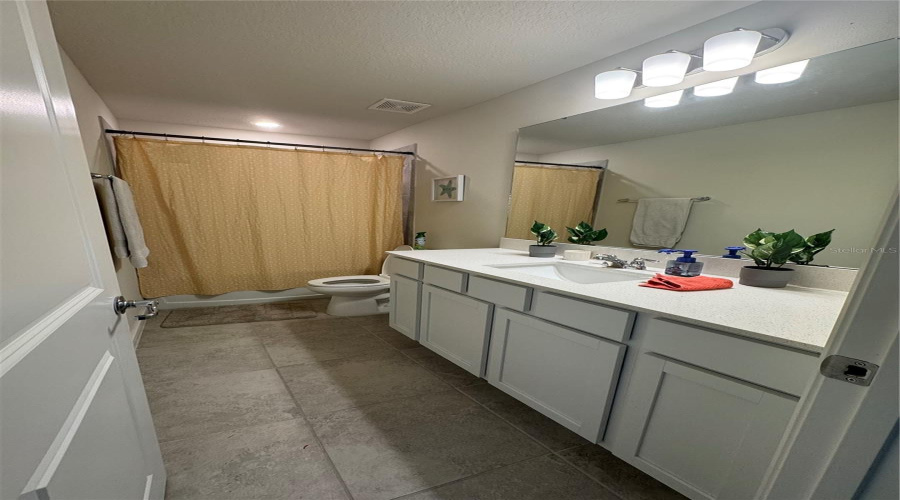 DAVENPORT, Florida 33896, 4 Bedrooms Bedrooms, ,3 BathroomsBathrooms,Residential,For Sale,DELIGHTFUL,0,MFRS5149730