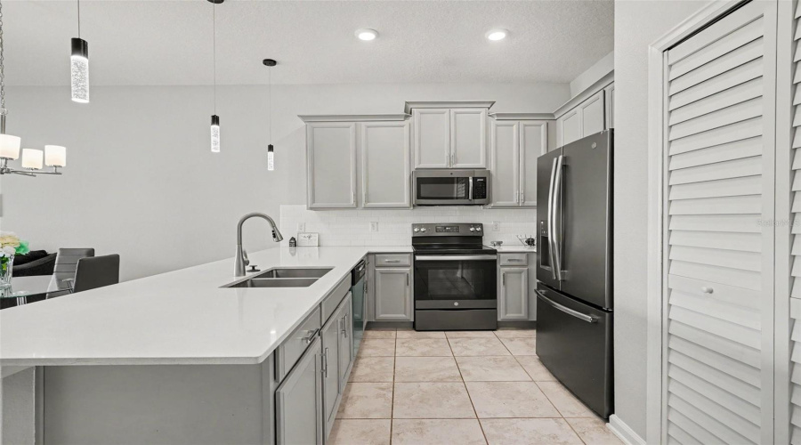 DAVENPORT, Florida 33896, 2 Bedrooms Bedrooms, ,2 BathroomsBathrooms,Residential,For Sale,OCEAN COURSE,0,MFRO6405143