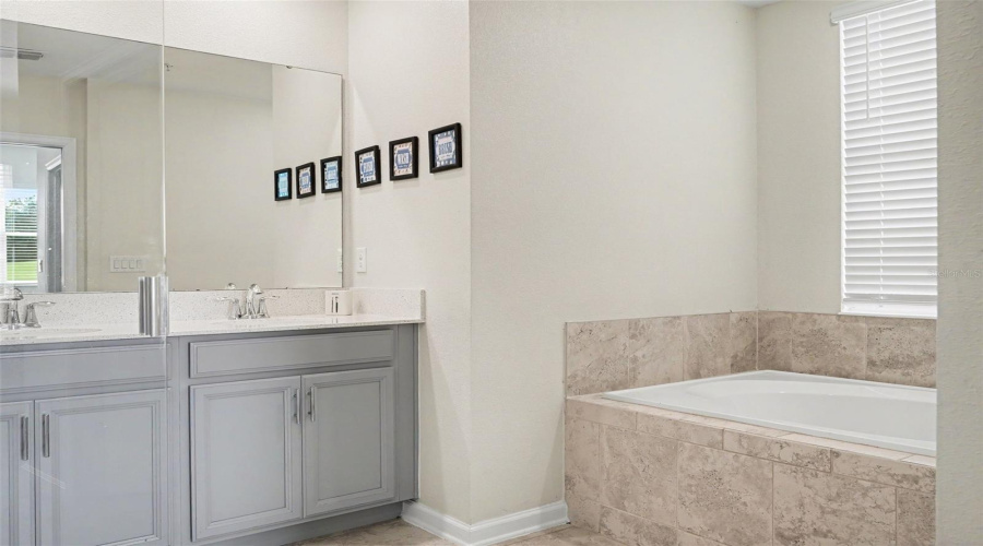 DAVENPORT, Florida 33896, 2 Bedrooms Bedrooms, ,2 BathroomsBathrooms,Residential,For Sale,OCEAN COURSE,0,MFRO6405143