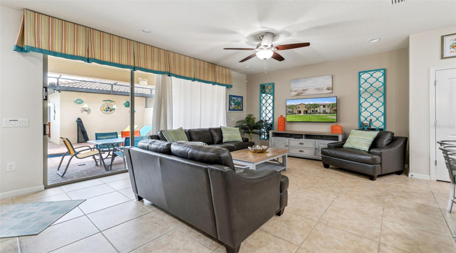 KISSIMMEE, Florida 34747, 5 Bedrooms Bedrooms, ,4 BathroomsBathrooms,Residential,For Sale,MAJORCA,0,MFRS5149758