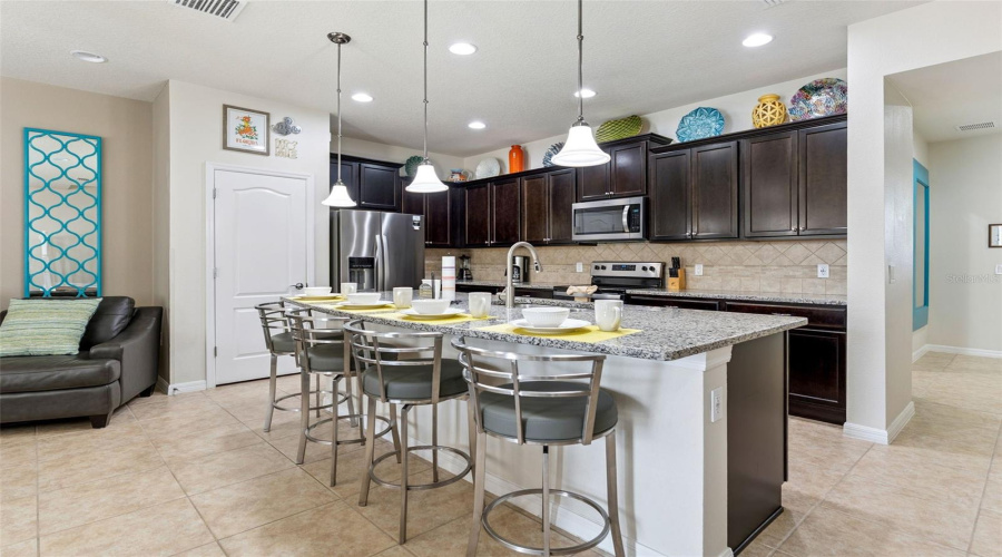 KISSIMMEE, Florida 34747, 5 Bedrooms Bedrooms, ,4 BathroomsBathrooms,Residential,For Sale,MAJORCA,0,MFRS5149758