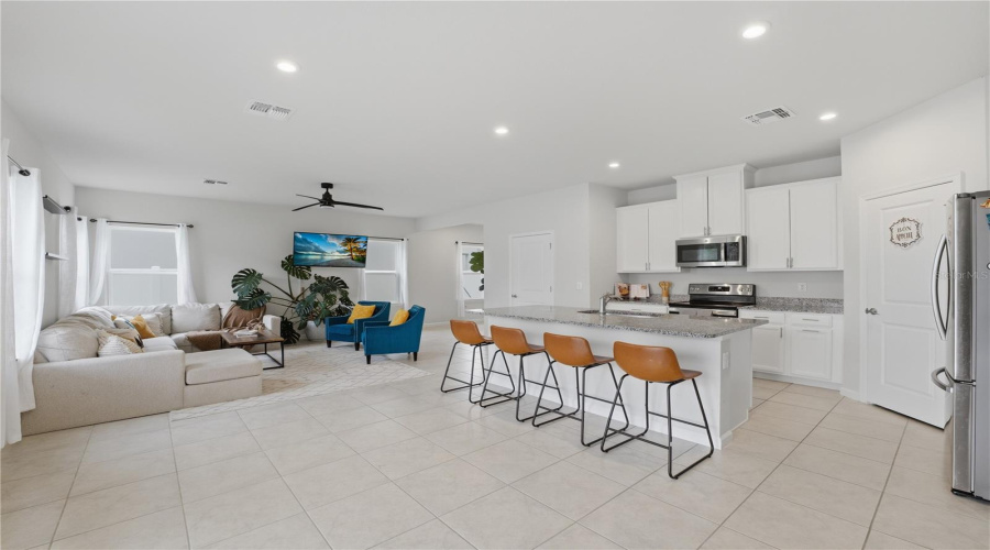DAVENPORT, Florida 33837, 3 Bedrooms Bedrooms, ,2 BathroomsBathrooms,Residential,For Sale,OCEANIA,0,MFRO6407277
