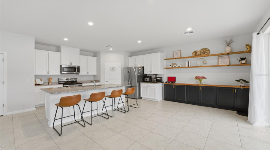 DAVENPORT, Florida 33837, 3 Bedrooms Bedrooms, ,2 BathroomsBathrooms,Residential,For Sale,OCEANIA,0,MFRO6407277