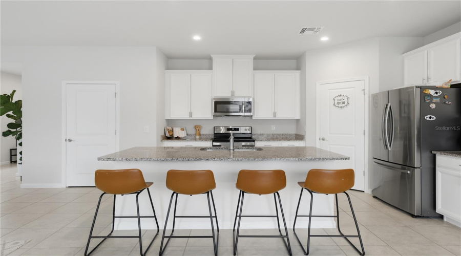 DAVENPORT, Florida 33837, 3 Bedrooms Bedrooms, ,2 BathroomsBathrooms,Residential,For Sale,OCEANIA,0,MFRO6407277