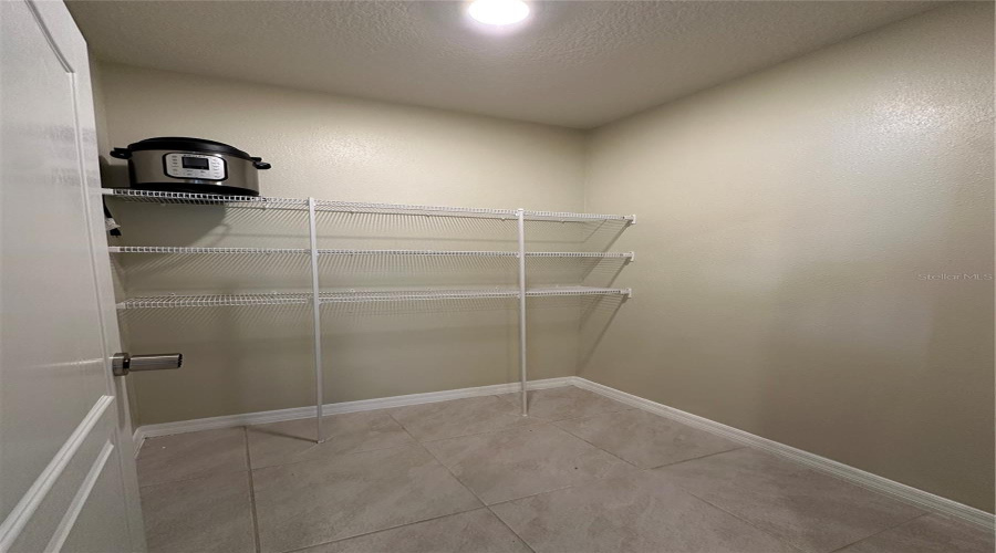 DAVENPORT, Florida 33837, 5 Bedrooms Bedrooms, ,3 BathroomsBathrooms,Residential,For Sale,BERRY,0,MFRO6407356