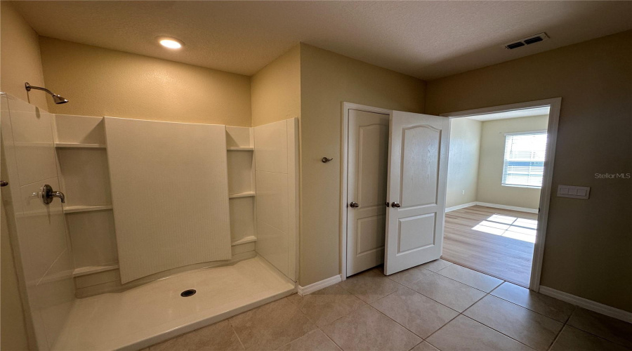 DAVENPORT, Florida 33837, 5 Bedrooms Bedrooms, ,3 BathroomsBathrooms,Residential,For Sale,BERRY,0,MFRO6407356