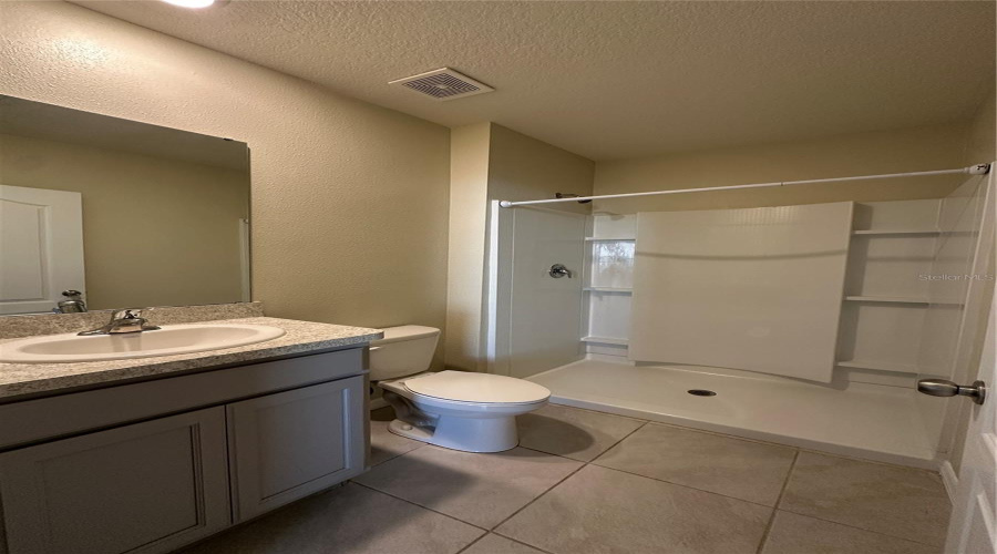 DAVENPORT, Florida 33837, 5 Bedrooms Bedrooms, ,3 BathroomsBathrooms,Residential,For Sale,BERRY,0,MFRO6407356