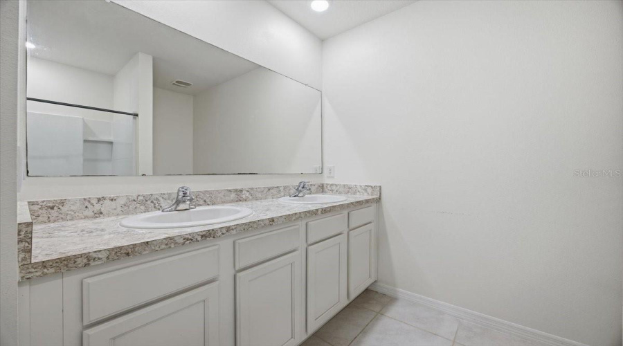 DAVENPORT, Florida 33837, 3 Bedrooms Bedrooms, ,2 BathroomsBathrooms,Residential,For Sale,GINA,0,MFRO6407372