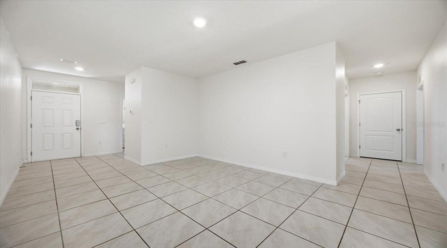 DAVENPORT, Florida 33837, 3 Bedrooms Bedrooms, ,2 BathroomsBathrooms,Residential,For Sale,GINA,0,MFRO6407372