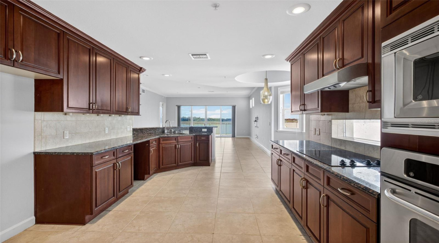 ORLANDO, Florida 32836, 3 Bedrooms Bedrooms, ,2 BathroomsBathrooms,Residential,For Sale,THE ESPLANADE,0,MFRO6407387