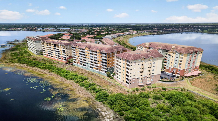 ORLANDO, Florida 32836, 3 Bedrooms Bedrooms, ,2 BathroomsBathrooms,Residential,For Sale,THE ESPLANADE,0,MFRO6407387