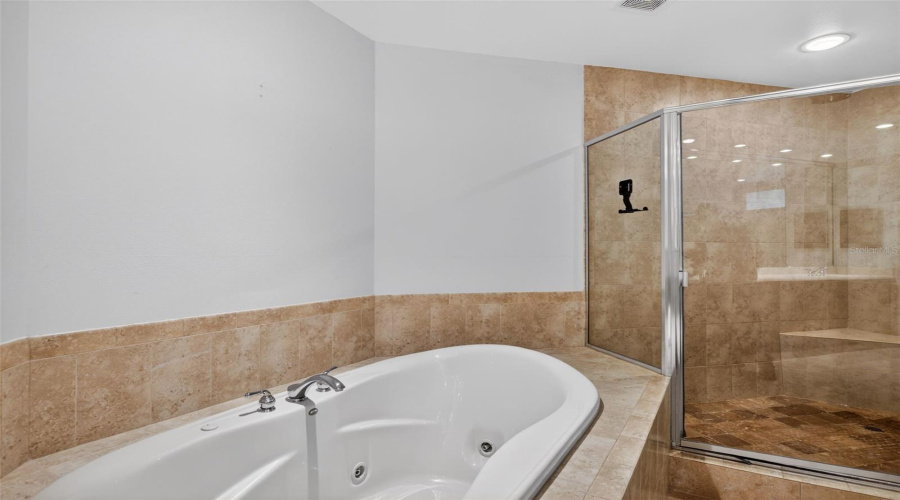 ORLANDO, Florida 32836, 3 Bedrooms Bedrooms, ,2 BathroomsBathrooms,Residential,For Sale,THE ESPLANADE,0,MFRO6407387