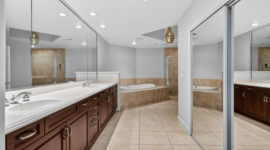 ORLANDO, Florida 32836, 3 Bedrooms Bedrooms, ,2 BathroomsBathrooms,Residential,For Sale,THE ESPLANADE,0,MFRO6407387
