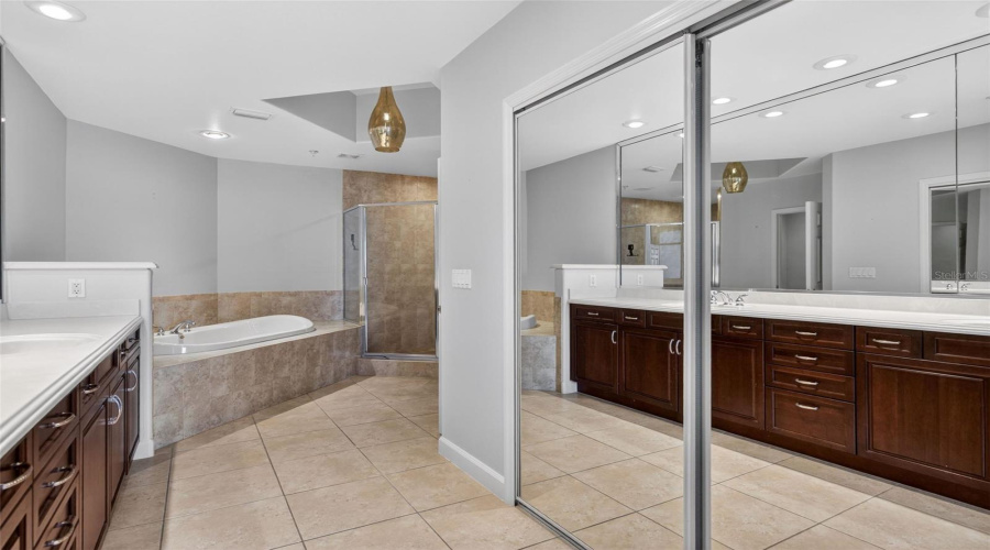 ORLANDO, Florida 32836, 3 Bedrooms Bedrooms, ,2 BathroomsBathrooms,Residential,For Sale,THE ESPLANADE,0,MFRO6407387