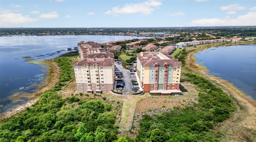 ORLANDO, Florida 32836, 3 Bedrooms Bedrooms, ,2 BathroomsBathrooms,Residential,For Sale,THE ESPLANADE,0,MFRO6407387