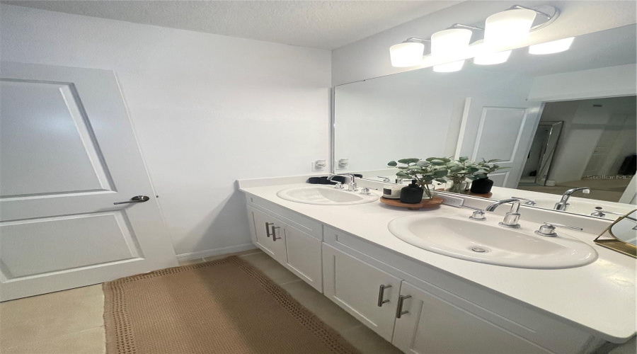 KISSIMMEE, Florida 34746, 3 Bedrooms Bedrooms, ,2 BathroomsBathrooms,Residential,For Sale,DAVENPORT CREEK,0,MFRS5149729