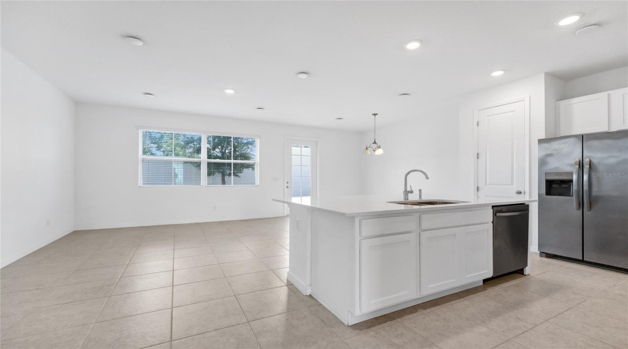 DAVENPORT, Florida 33896, 3 Bedrooms Bedrooms, ,2 BathroomsBathrooms,Residential,For Sale,LONGBOAT,0,MFRO6407264