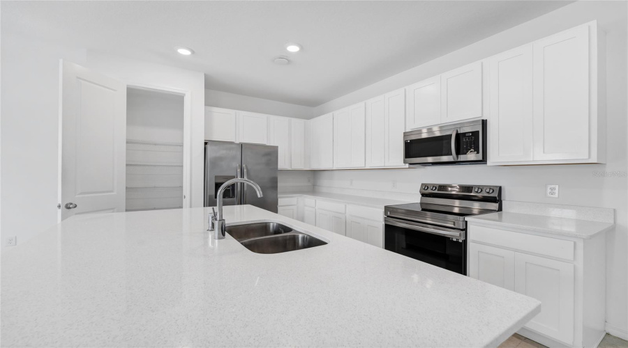 DAVENPORT, Florida 33896, 3 Bedrooms Bedrooms, ,2 BathroomsBathrooms,Residential,For Sale,LONGBOAT,0,MFRO6407264