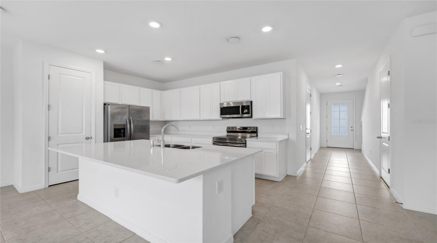 DAVENPORT, Florida 33896, 3 Bedrooms Bedrooms, ,2 BathroomsBathrooms,Residential,For Sale,LONGBOAT,0,MFRO6407264