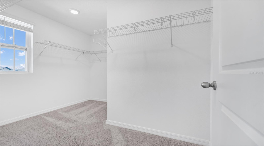 DAVENPORT, Florida 33896, 3 Bedrooms Bedrooms, ,2 BathroomsBathrooms,Residential,For Sale,LONGBOAT,0,MFRO6407264