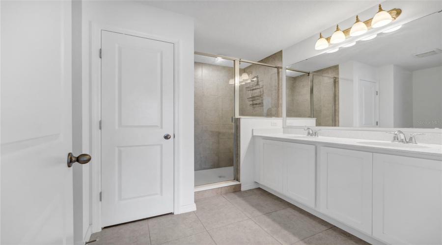 DAVENPORT, Florida 33896, 3 Bedrooms Bedrooms, ,2 BathroomsBathrooms,Residential,For Sale,LONGBOAT,0,MFRO6407264