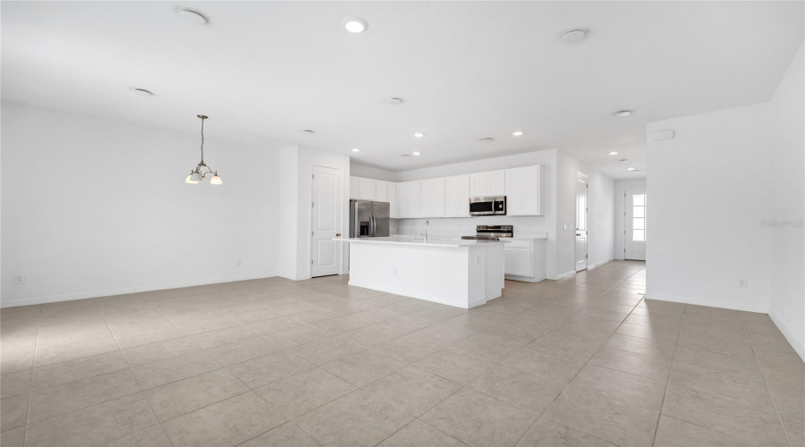 DAVENPORT, Florida 33896, 3 Bedrooms Bedrooms, ,2 BathroomsBathrooms,Residential,For Sale,LONGBOAT,0,MFRO6407264