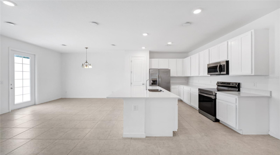 DAVENPORT, Florida 33896, 3 Bedrooms Bedrooms, ,2 BathroomsBathrooms,Residential,For Sale,LONGBOAT,0,MFRO6407264