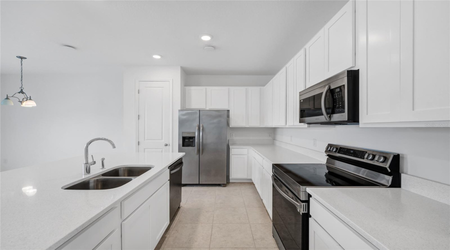 DAVENPORT, Florida 33896, 3 Bedrooms Bedrooms, ,2 BathroomsBathrooms,Residential,For Sale,LONGBOAT,0,MFRO6407264