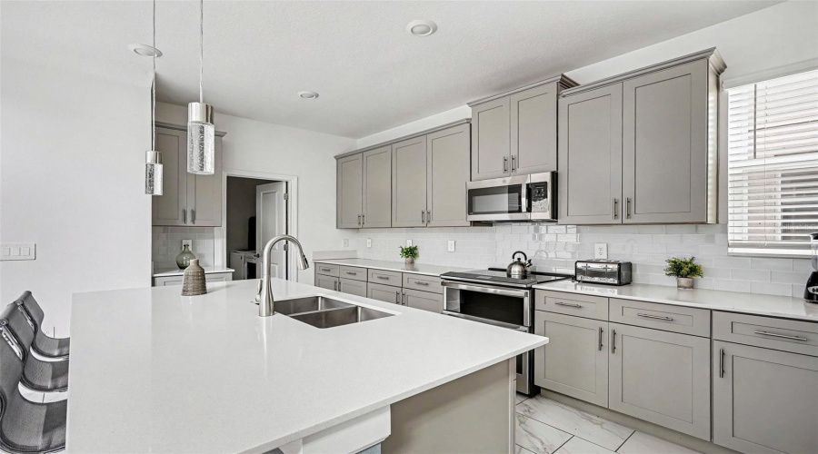 KISSIMMEE, Florida 34746, 5 Bedrooms Bedrooms, ,5 BathroomsBathrooms,Residential,For Sale,RHYME,0,MFRTB8505515