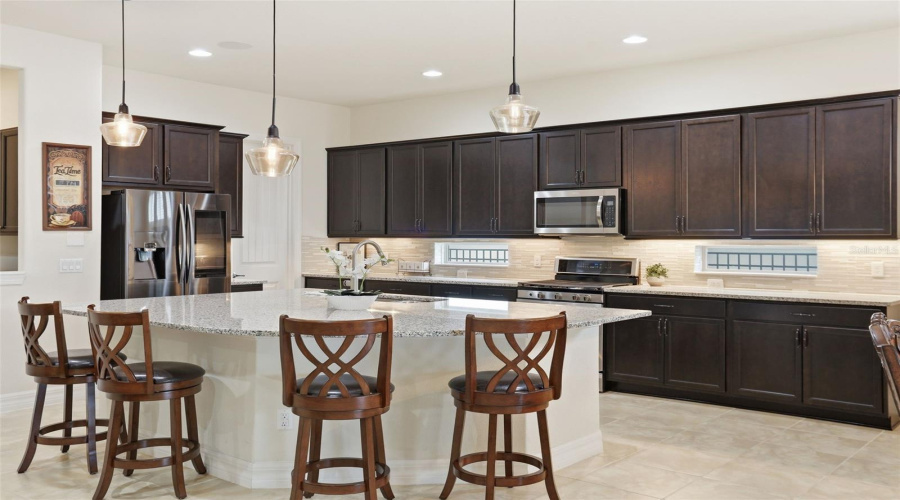 ORLANDO, Florida 32836, 7 Bedrooms Bedrooms, ,5 BathroomsBathrooms,Residential,For Sale,CITRON OAKS,0,MFRTB8507076