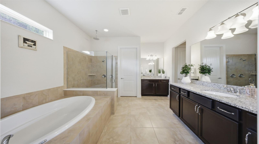 ORLANDO, Florida 32836, 7 Bedrooms Bedrooms, ,5 BathroomsBathrooms,Residential,For Sale,CITRON OAKS,0,MFRTB8507076