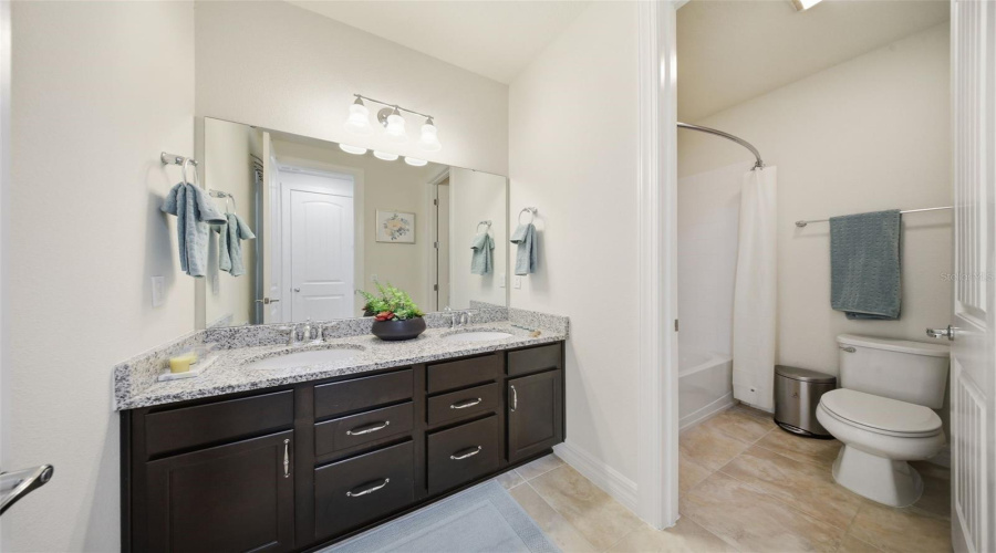 ORLANDO, Florida 32836, 7 Bedrooms Bedrooms, ,5 BathroomsBathrooms,Residential,For Sale,CITRON OAKS,0,MFRTB8507076