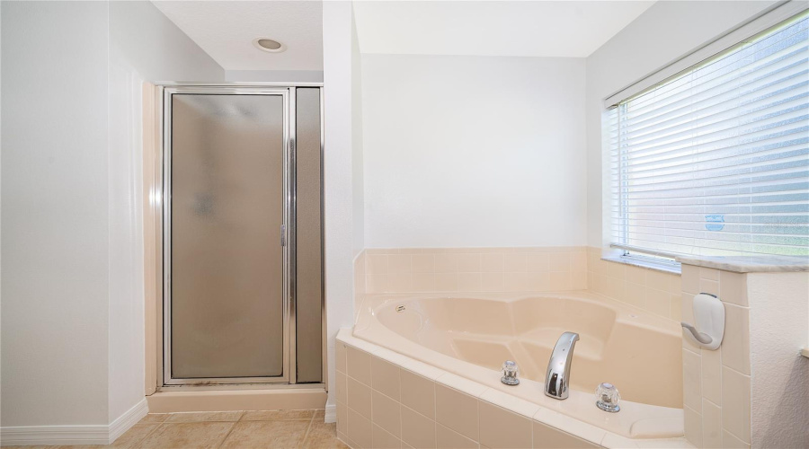 KISSIMMEE, Florida 34747, 5 Bedrooms Bedrooms, ,4 BathroomsBathrooms,Residential,For Sale,LIDO KEY,0,MFRO6406836