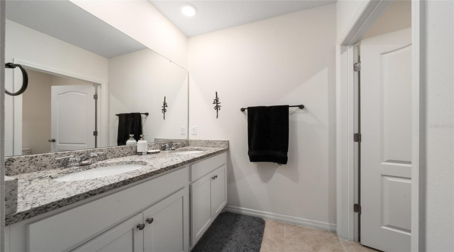 DAVENPORT, Florida 33837, 5 Bedrooms Bedrooms, ,3 BathroomsBathrooms,Residential,For Sale,BIG SUR,0,MFRS5149664