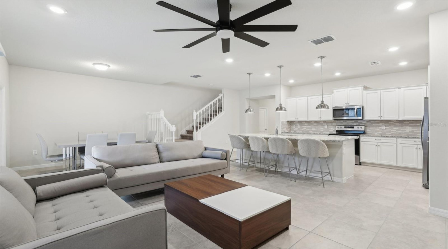 DAVENPORT, Florida 33897, 5 Bedrooms Bedrooms, ,4 BathroomsBathrooms,Residential,For Sale,JETTY,0,MFRO6406854
