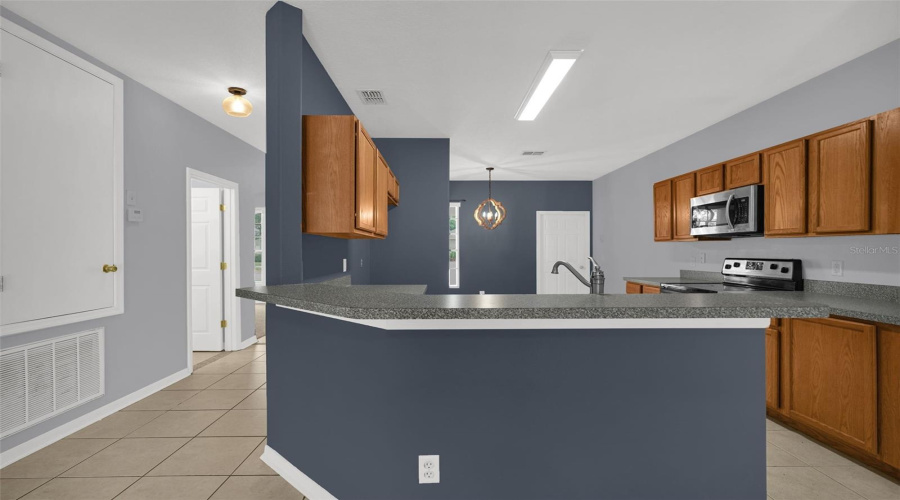 DAVENPORT, Florida 33837, 5 Bedrooms Bedrooms, ,3 BathroomsBathrooms,Residential,For Sale,SIGMUND,0,MFRO6407106