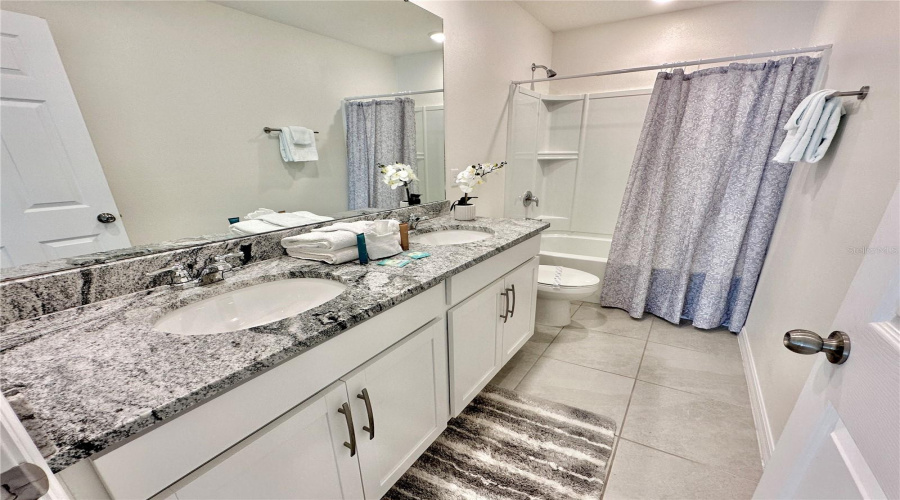 KISSIMMEE, Florida 34747, 5 Bedrooms Bedrooms, ,4 BathroomsBathrooms,Residential,For Sale,FLEMING MIST,0,MFRO6308354