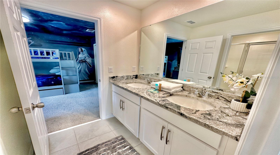 KISSIMMEE, Florida 34747, 5 Bedrooms Bedrooms, ,4 BathroomsBathrooms,Residential,For Sale,FLEMING MIST,0,MFRO6308354