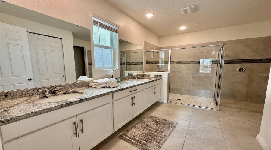 KISSIMMEE, Florida 34747, 5 Bedrooms Bedrooms, ,4 BathroomsBathrooms,Residential,For Sale,FLEMING MIST,0,MFRO6308354