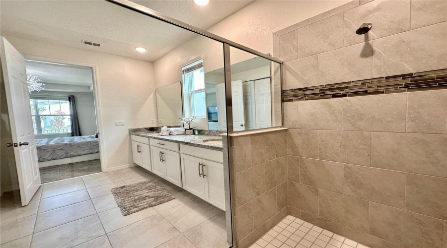 KISSIMMEE, Florida 34747, 5 Bedrooms Bedrooms, ,4 BathroomsBathrooms,Residential,For Sale,FLEMING MIST,0,MFRO6308354