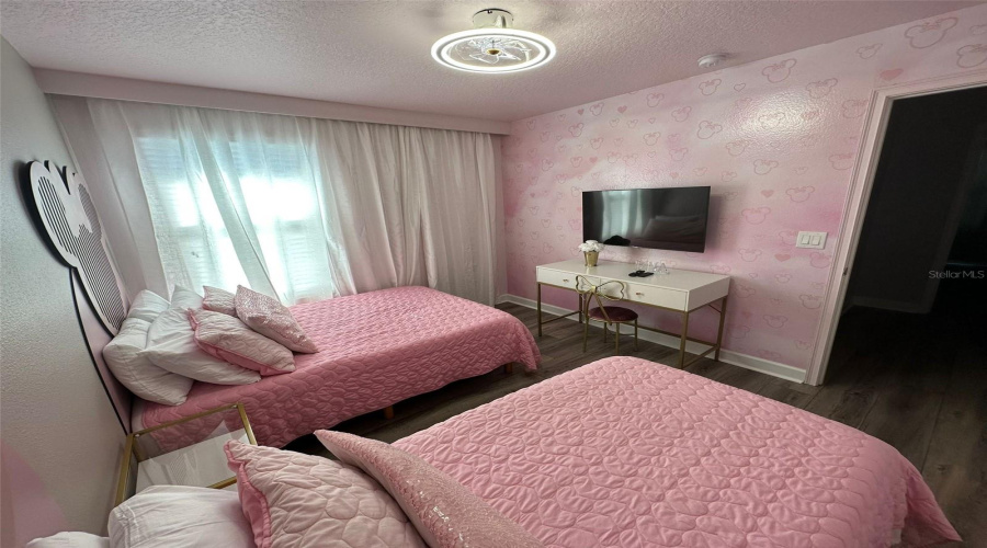 KISSIMMEE, Florida 34746, 6 Bedrooms Bedrooms, ,5 BathroomsBathrooms,Residential,For Sale,KINGS CASTLE,0,MFRO6407456
