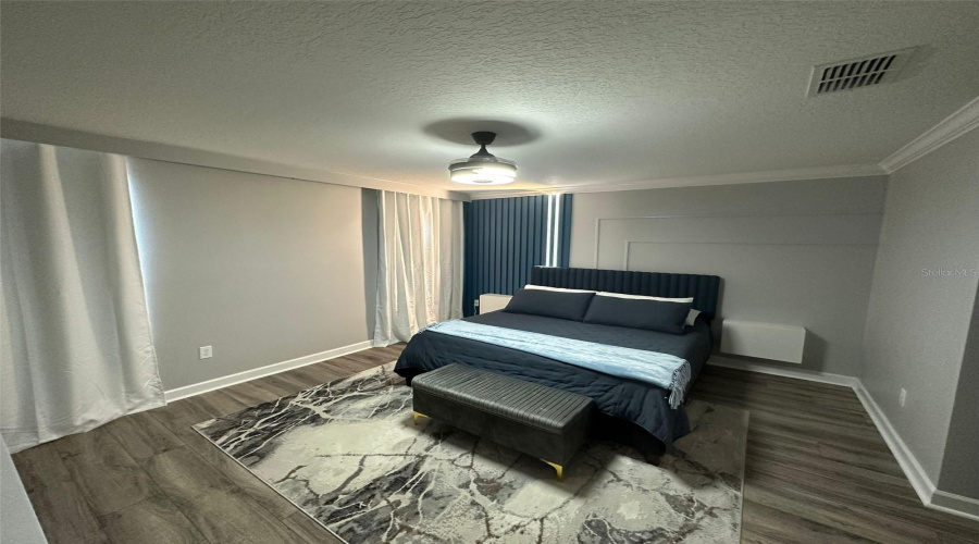 KISSIMMEE, Florida 34746, 6 Bedrooms Bedrooms, ,5 BathroomsBathrooms,Residential,For Sale,KINGS CASTLE,0,MFRO6407456